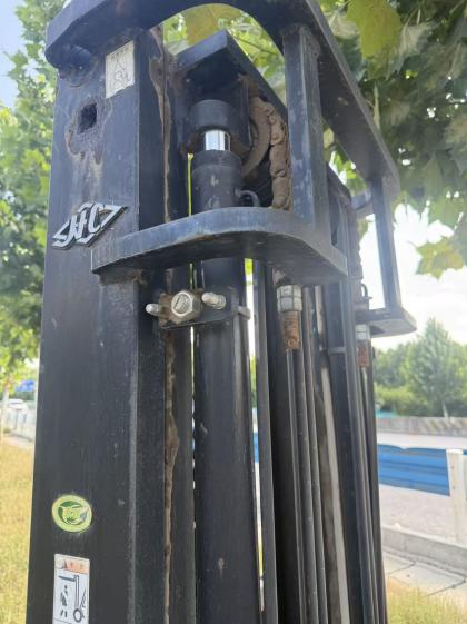 JAC forklift mast, hydraulic cylinder and lifting chain